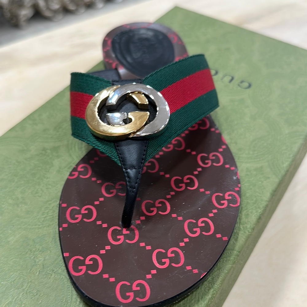 Gucci Black and Red Loafers with Signature Gold Detail